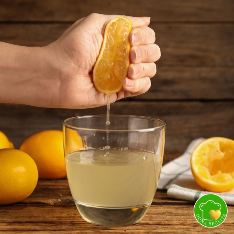 água com limão pela manhã para saúde digestiva