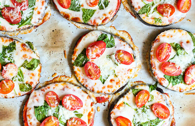 Mini Pizza de Berinjela com Tomate e Orégano – Zero culpa, só sabor